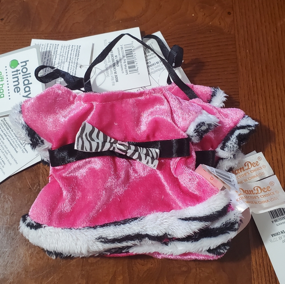 Cute cloth gift bags shaped like a dress.